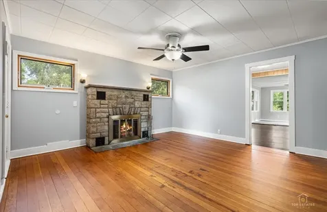 29 Glenwood Drive Round Lake Beach IL 60073