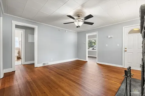 29 Glenwood Drive Round Lake Beach IL 60073