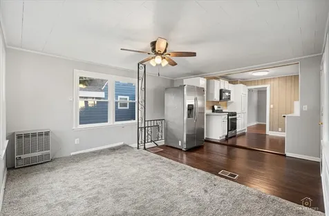 29 Glenwood Drive Round Lake Beach IL 60073