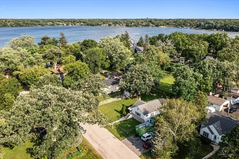 29 Glenwood Drive Round Lake Beach IL 60073