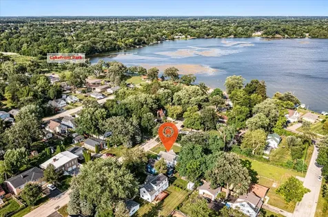 29 Glenwood Drive Round Lake Beach IL 60073