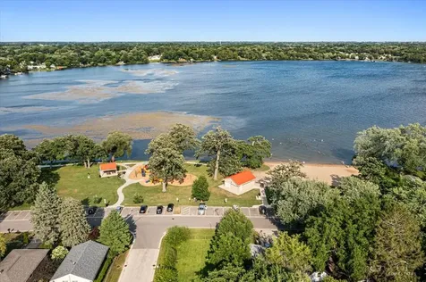 29 Glenwood Drive Round Lake Beach IL 60073