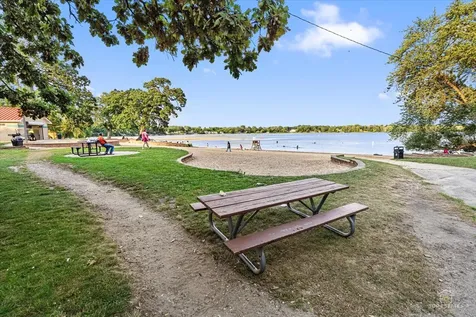 29 Glenwood Drive Round Lake Beach IL 60073