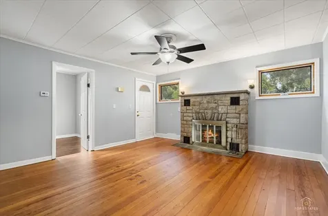 29 Glenwood Drive Round Lake Beach IL 60073