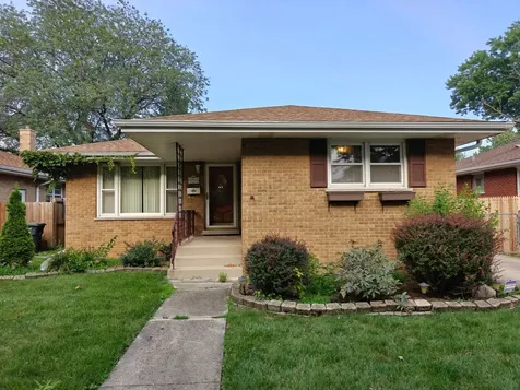 17717 Bernadine Street Lansing IL 60438