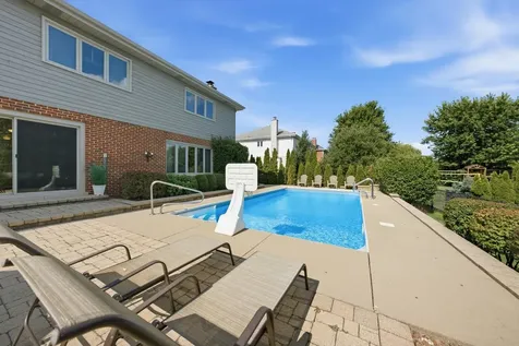 10800 Ridgewood Drive Palos Park IL 60464