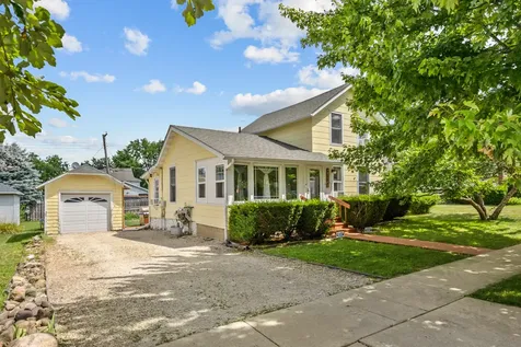 242 East Jefferson Avenue Hampshire IL 60140