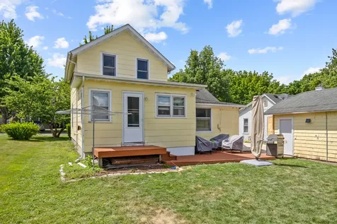 242 East Jefferson Avenue Hampshire IL 60140