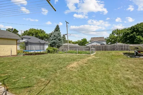 242 East Jefferson Avenue Hampshire IL 60140