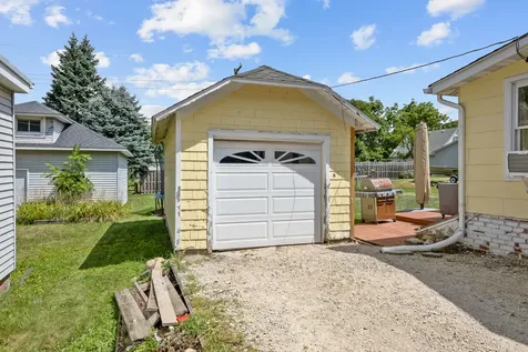 242 East Jefferson Avenue Hampshire IL 60140
