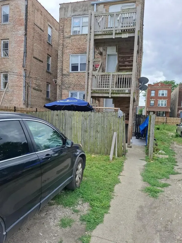 3822 West Maypole Avenue Chicago IL 60624
