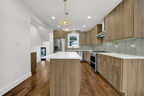 837 South Humphrey Avenue Oak Park IL 60304