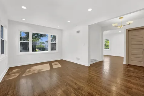 837 South Humphrey Avenue Oak Park IL 60304