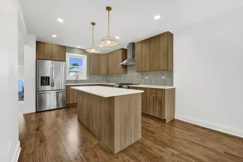 837 South Humphrey Avenue Oak Park IL 60304