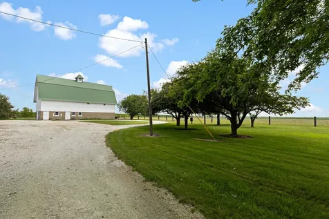 1066 East 1100 North Road Onarga IL 60955