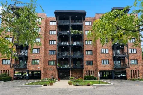 9332 Landings Lane Des Plaines IL 60016
