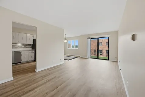 9332 Landings Lane Des Plaines IL 60016