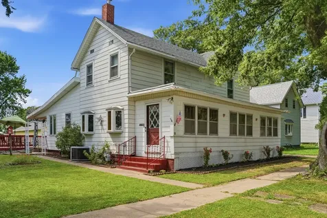 22 North Metcalf Avenue Amboy IL 61310