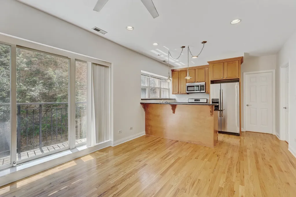 2836 North Dawson Avenue Chicago IL 60618