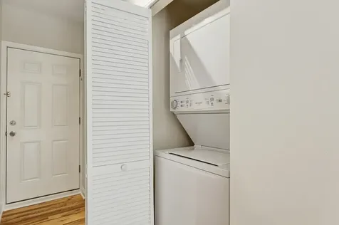 2836 North Dawson Avenue Chicago IL 60618