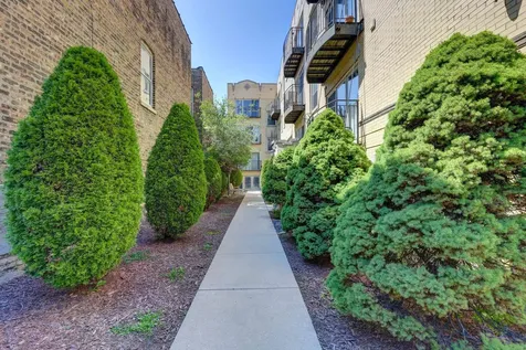 2836 North Dawson Avenue Chicago IL 60618