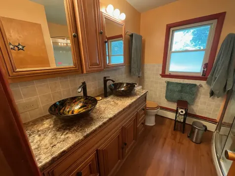 852 Carr Street Elgin IL 60123