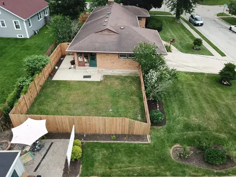 852 Carr Street Elgin IL 60123