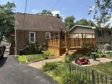 17611 Maple Street Lansing IL 60438