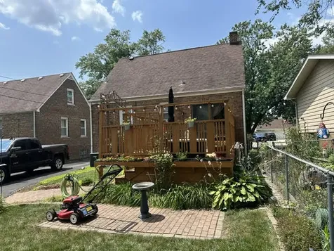 17611 Maple Street Lansing IL 60438