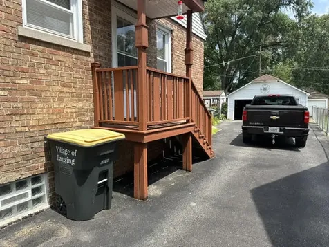 17611 Maple Street Lansing IL 60438
