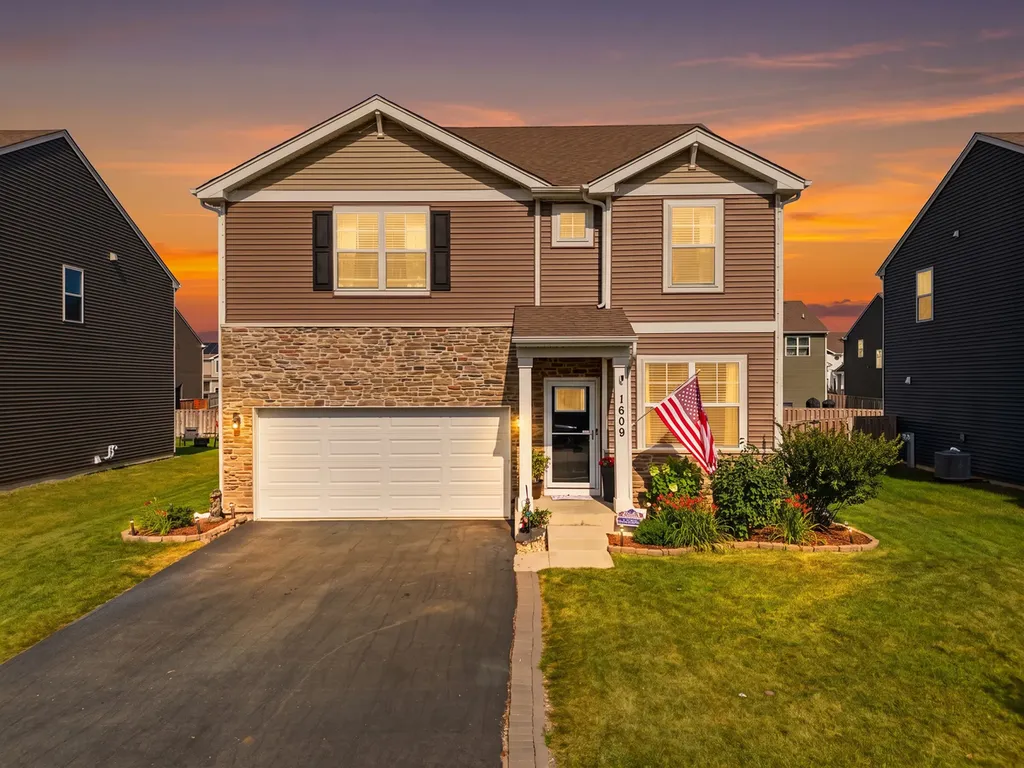 1609 Emma Lane Hampshire IL 60140
