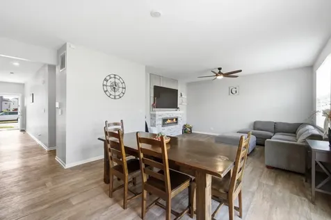 1609 Emma Lane Hampshire IL 60140