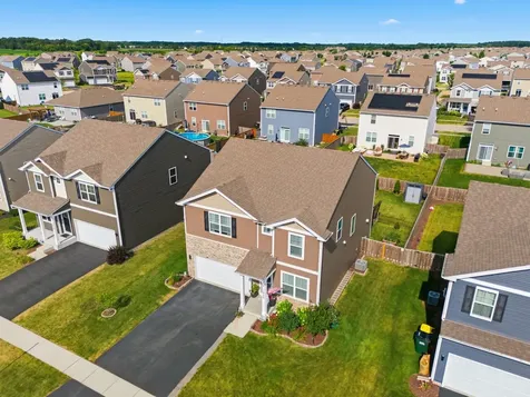 1609 Emma Lane Hampshire IL 60140