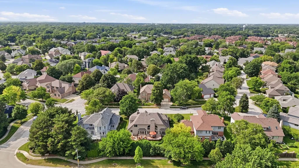 6183 Tyrnbury Drive Lisle IL 60532