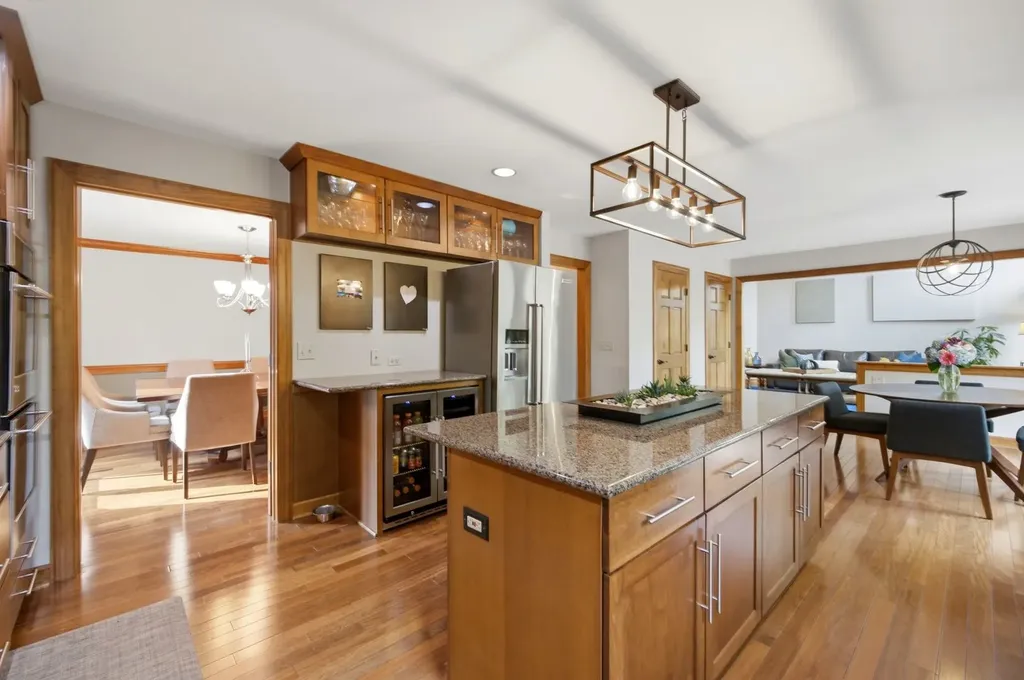 6183 Tyrnbury Drive Lisle IL 60532