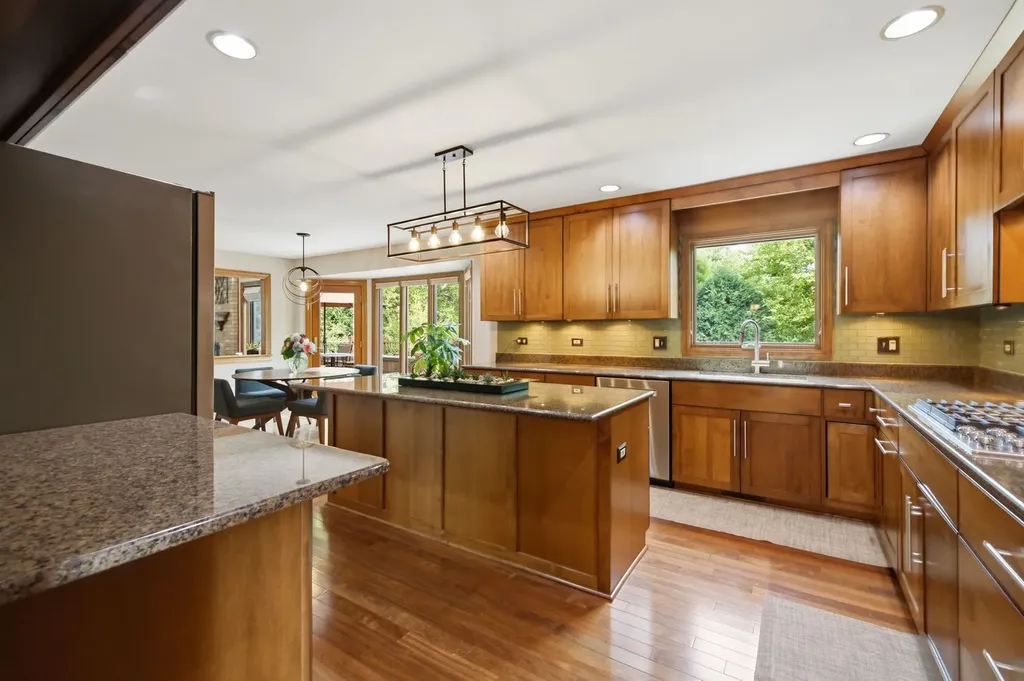 6183 Tyrnbury Drive Lisle IL 60532