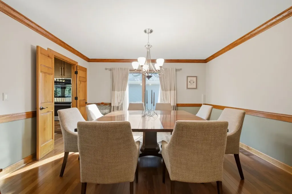 6183 Tyrnbury Drive Lisle IL 60532