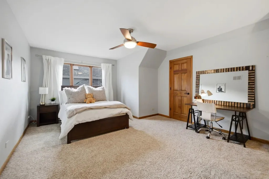 6183 Tyrnbury Drive Lisle IL 60532
