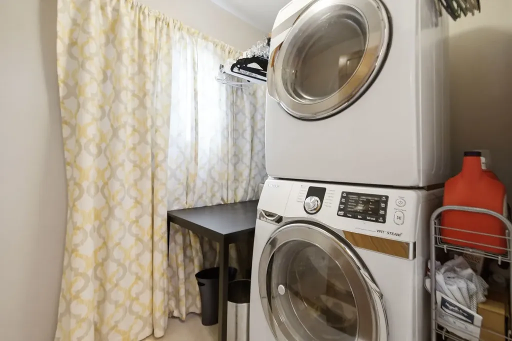 6183 Tyrnbury Drive Lisle IL 60532