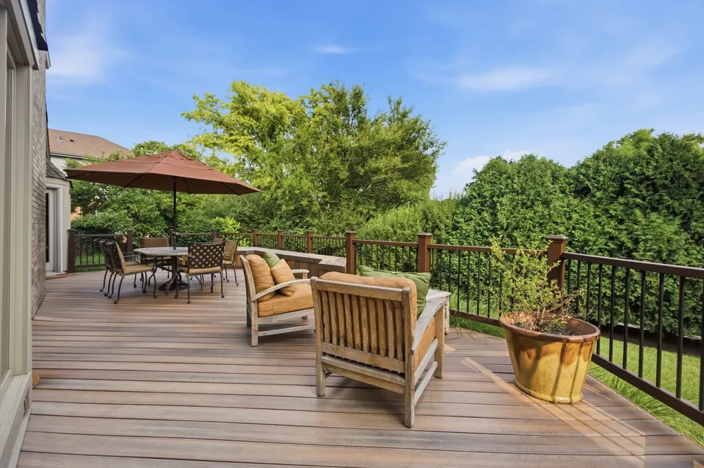 6183 Tyrnbury Drive Lisle IL 60532