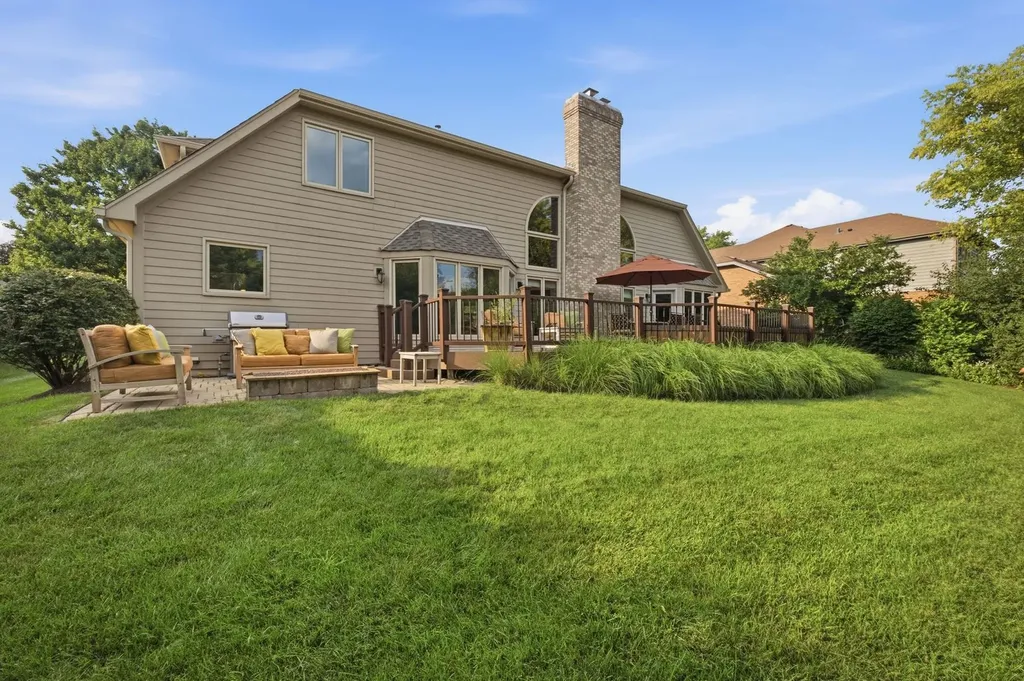 6183 Tyrnbury Drive Lisle IL 60532