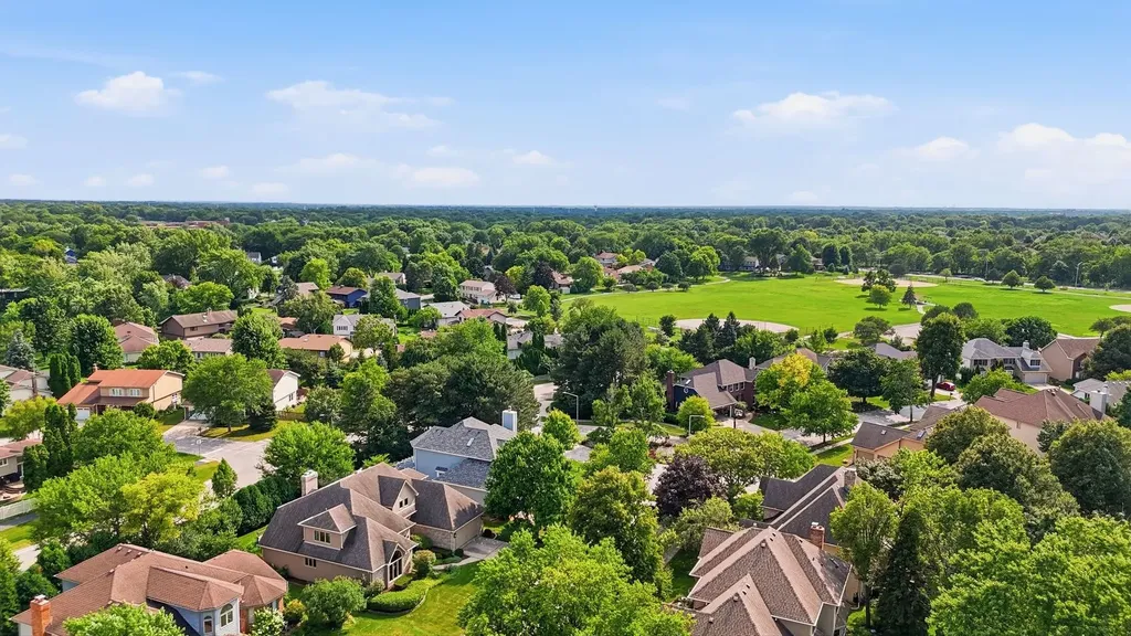 6183 Tyrnbury Drive Lisle IL 60532
