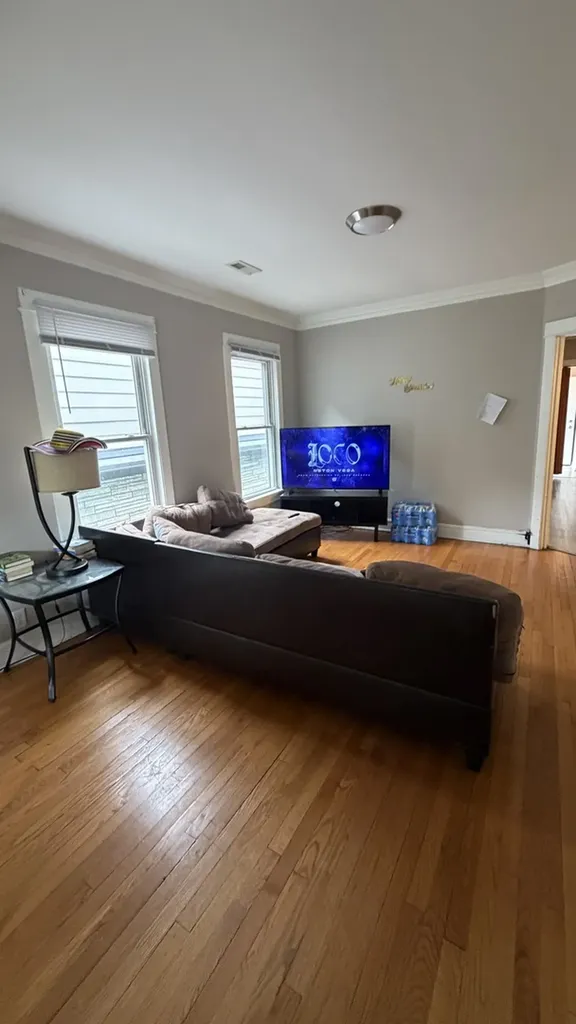 4647 West Warwick Avenue Chicago IL 60641