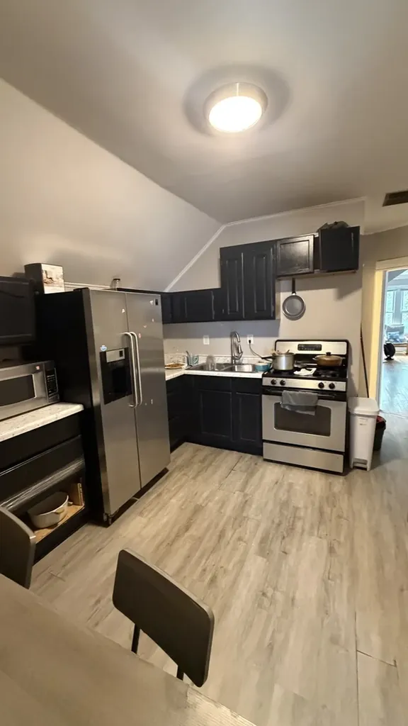 4647 West Warwick Avenue Chicago IL 60641