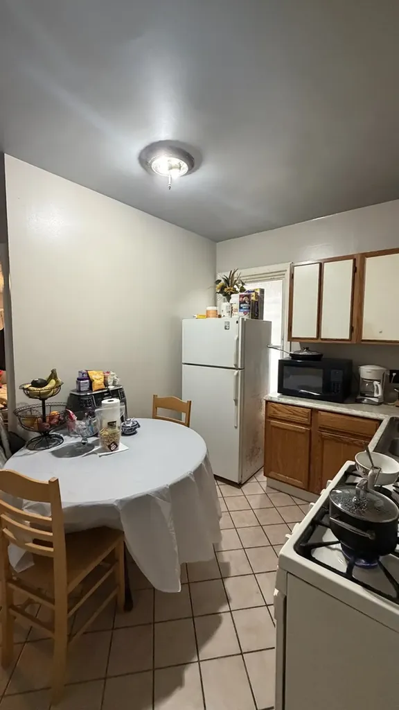 4647 West Warwick Avenue Chicago IL 60641