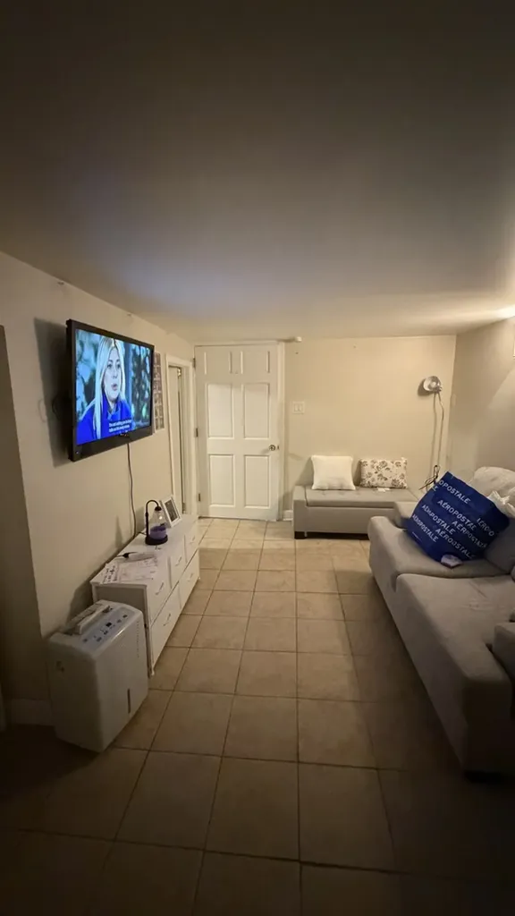 4647 West Warwick Avenue Chicago IL 60641