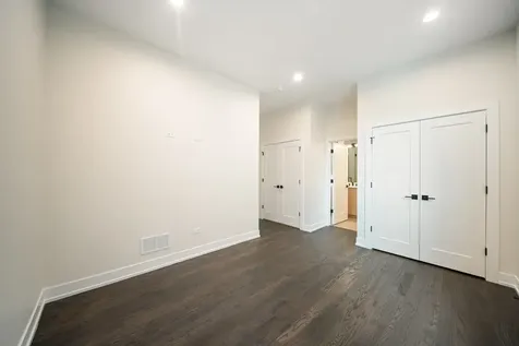 412 East 50th Place Chicago IL 60615