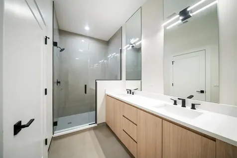 412 East 50th Place Chicago IL 60615
