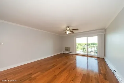 16 East Old Willow Road Prospect Heights IL 60070