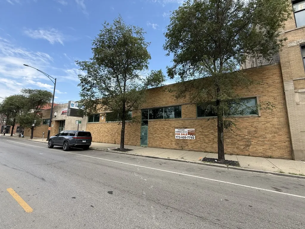 3640 West Armitage Avenue Chicago IL 60647